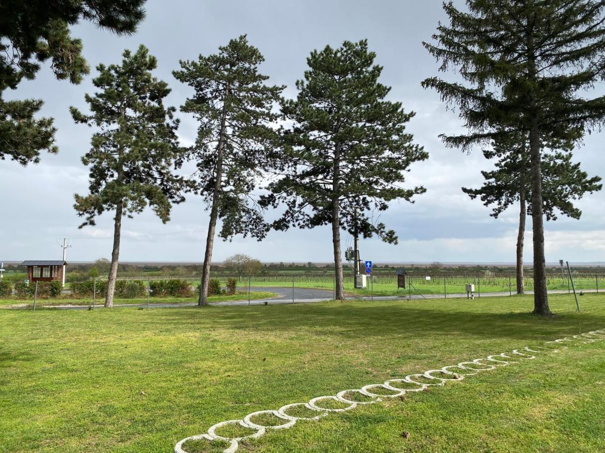 Harol Home & Bike Fertőrákos Eksteriør billede